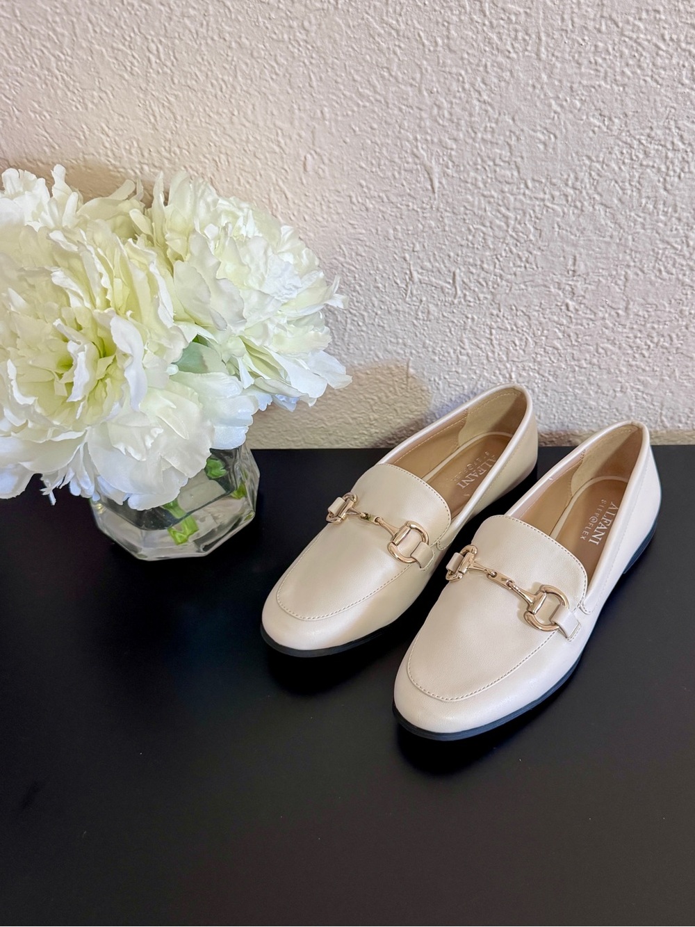 NWOT Alfani Gayyle Step N Flex Horsebit Loafers Bone Size 5M